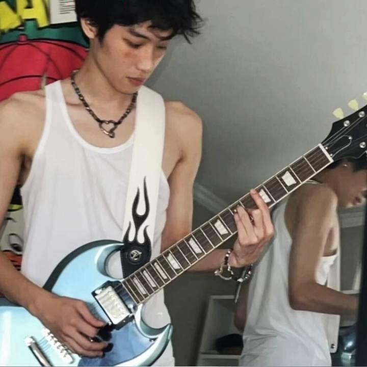 -靠脸吃饭差点撑死