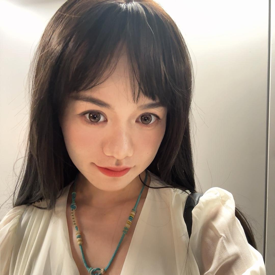 AAA螺丝批发野牛姐狂抽性感男大嫩腚