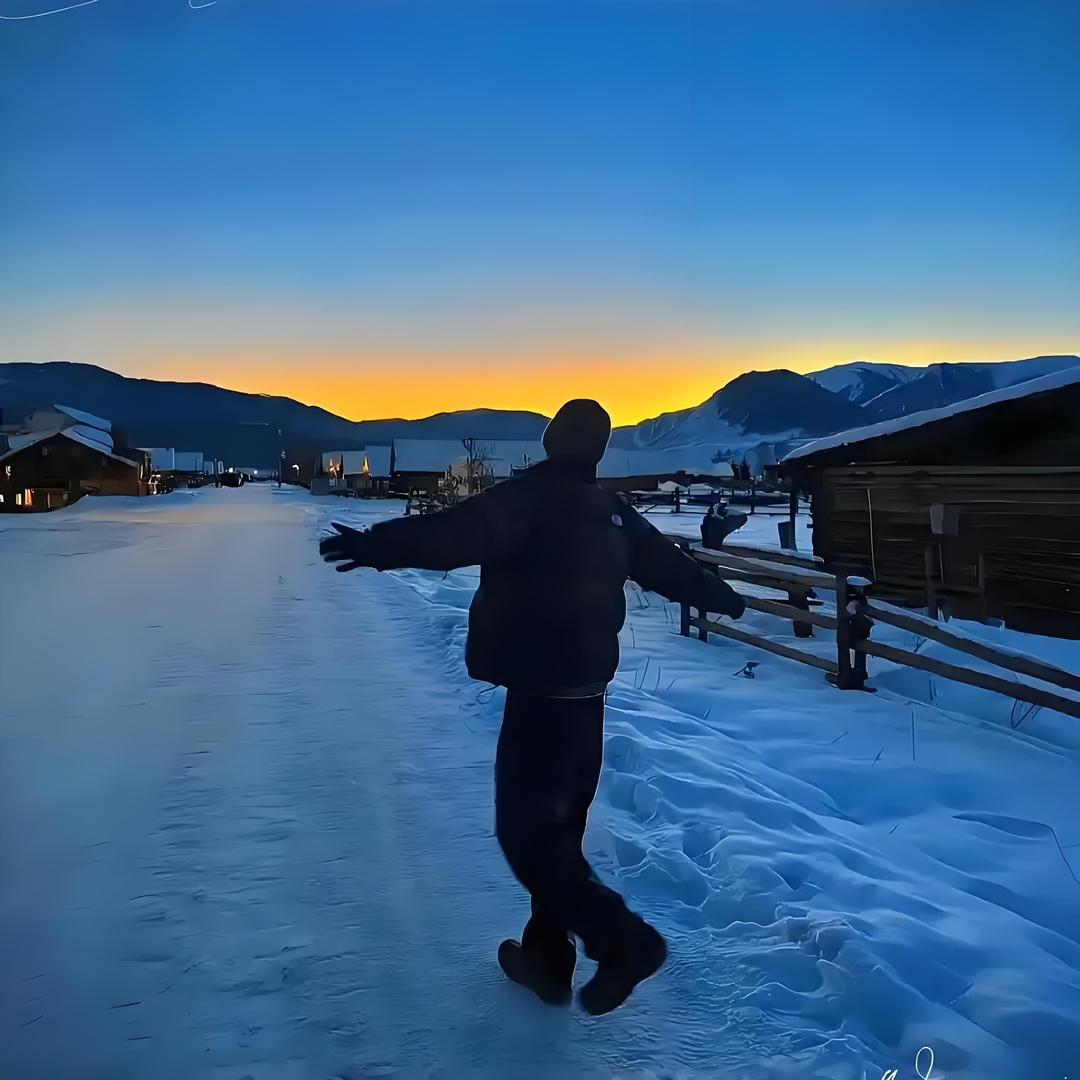 𝘭𝘰𝘯𝘦𝘭𝘺