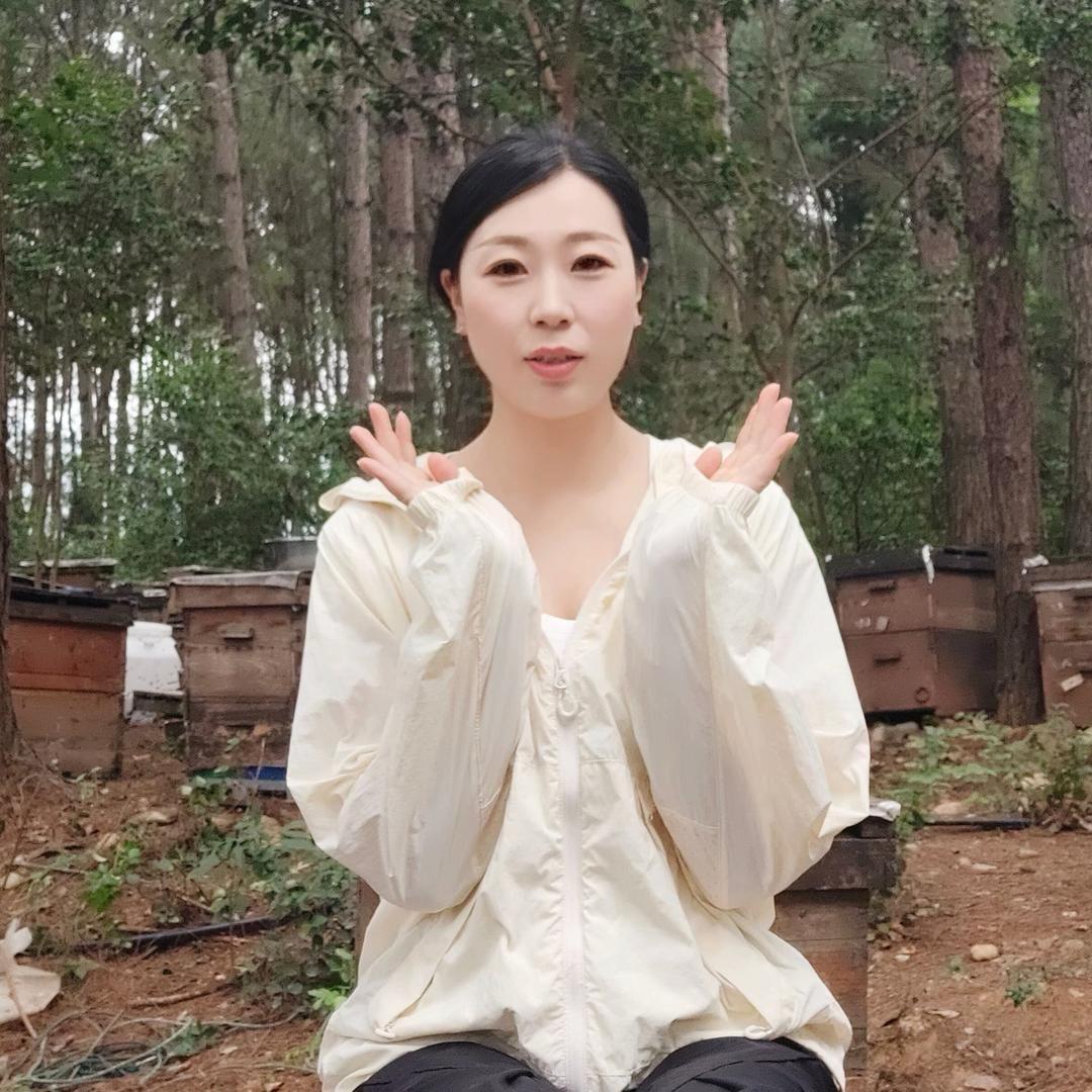 大湘西养蜂人莎莎
