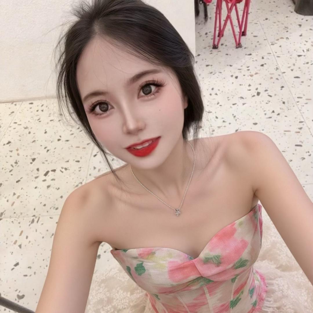 深情的女孩欣欣