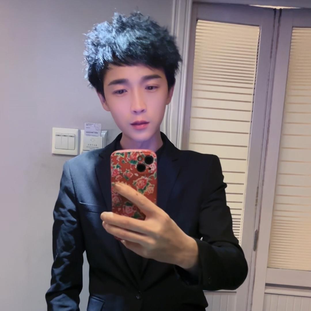 彩云主剪（短发王子）