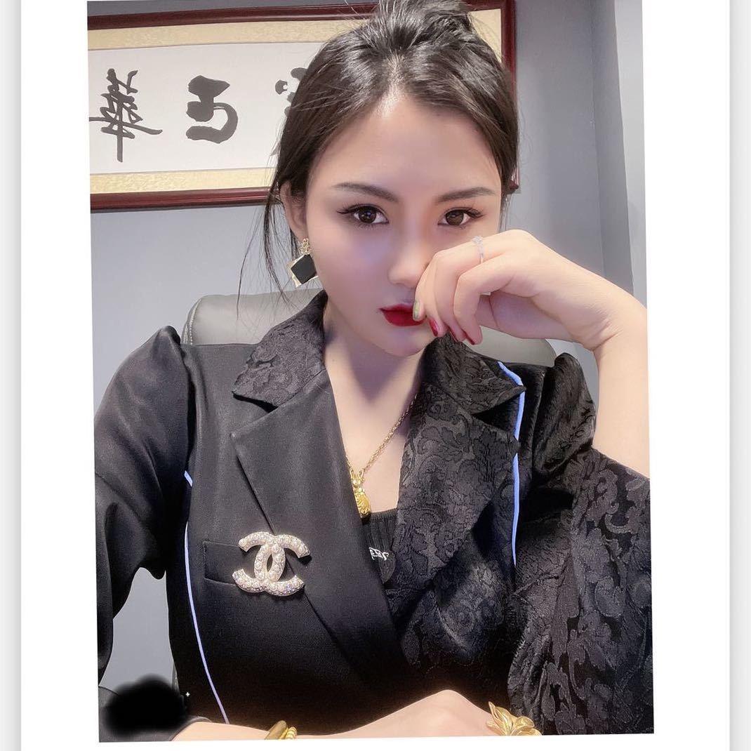 你的女王👠
