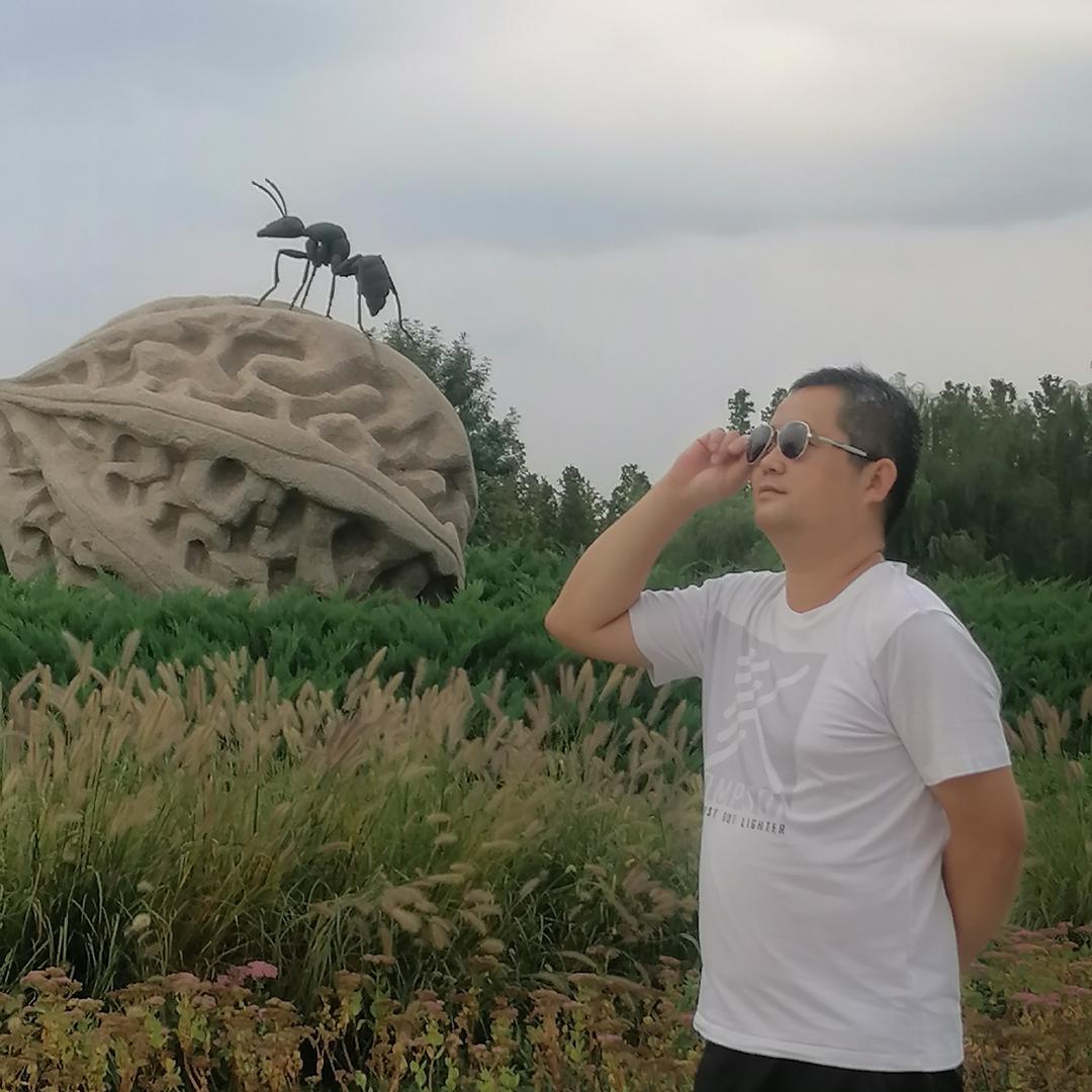 童童的爸比