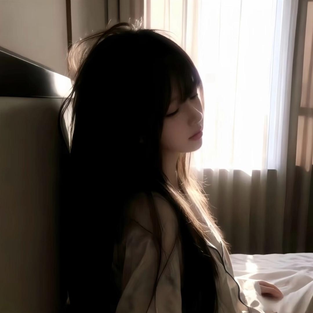 江忍.