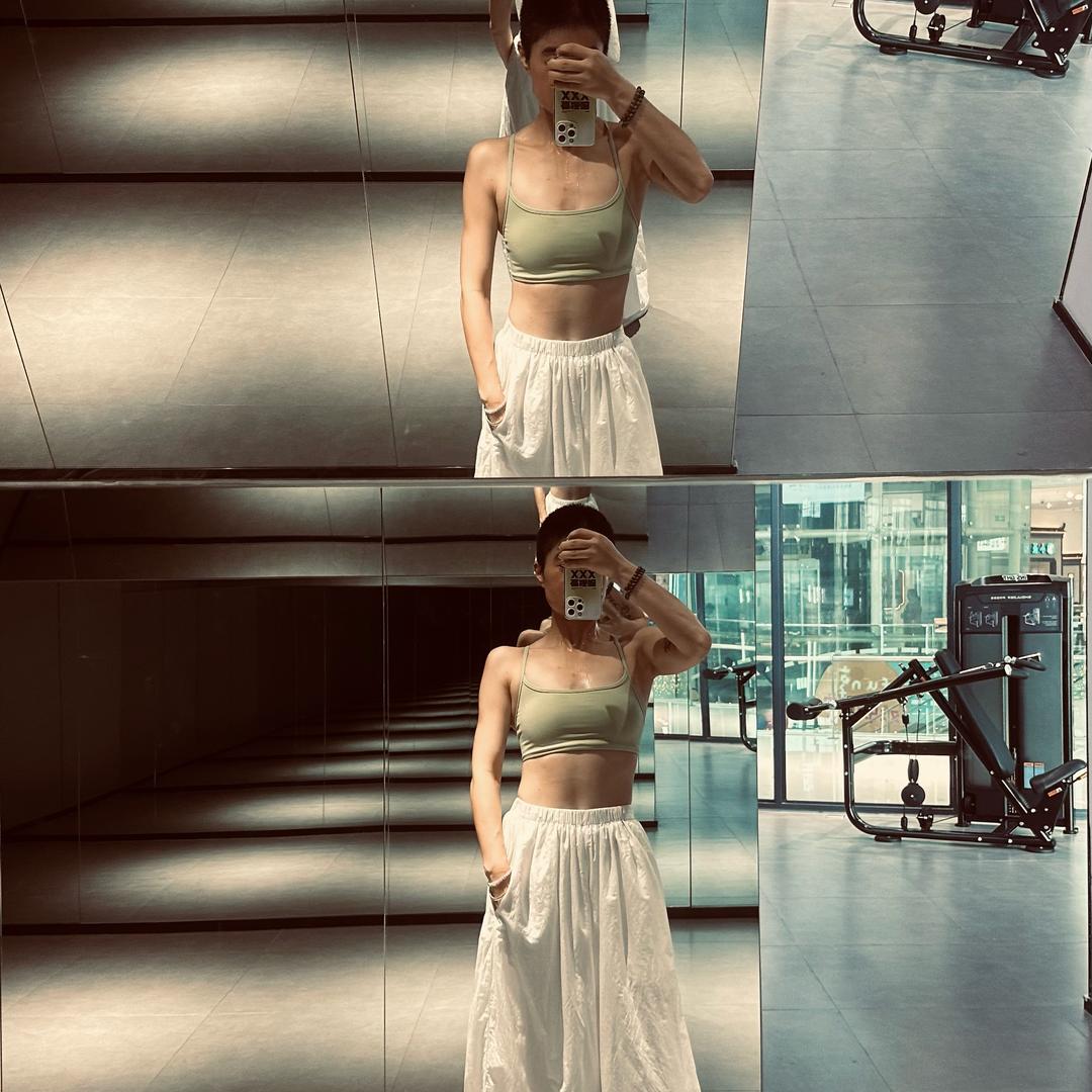 沫瑜伽丹丹老师