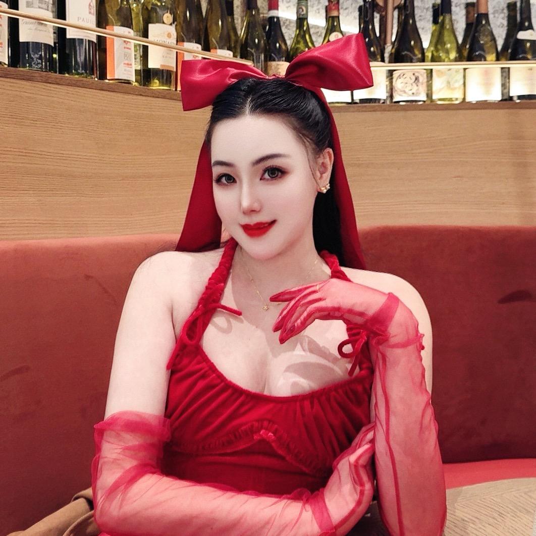 女主角