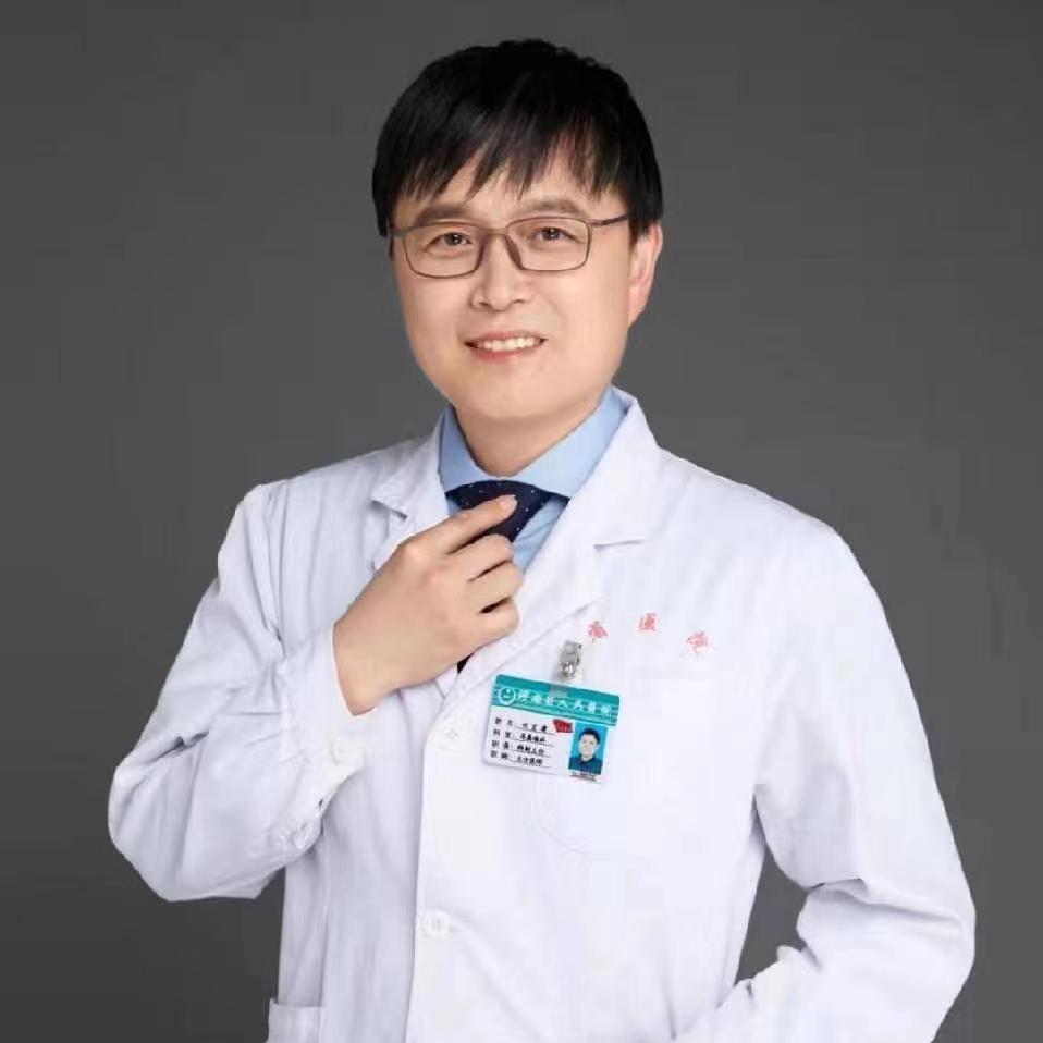 耳科医生刘宏建