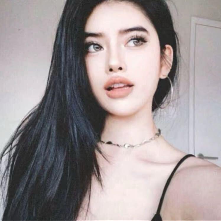 那女的
