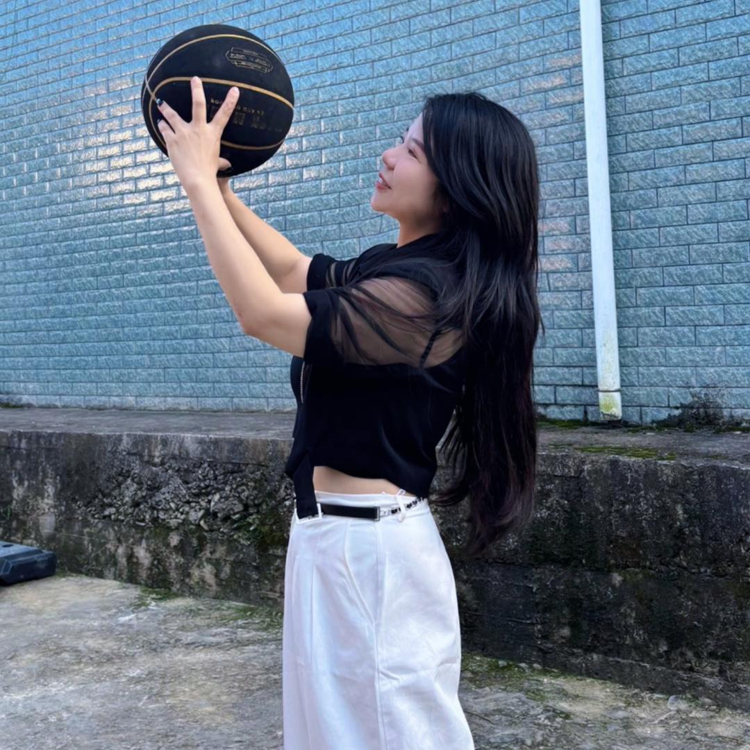 จุ๊บ 雲☁️จุ๊บ