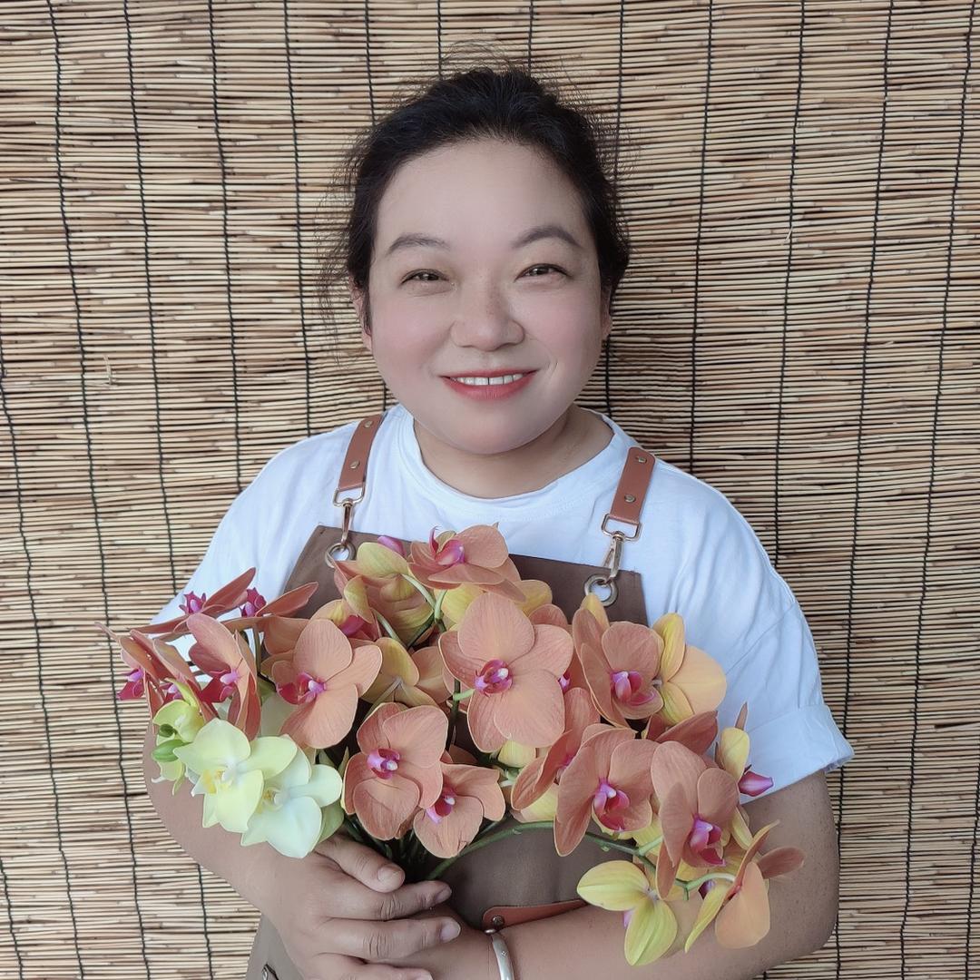 远远的花房亚萍