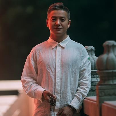 明智师兄沉香珠宝