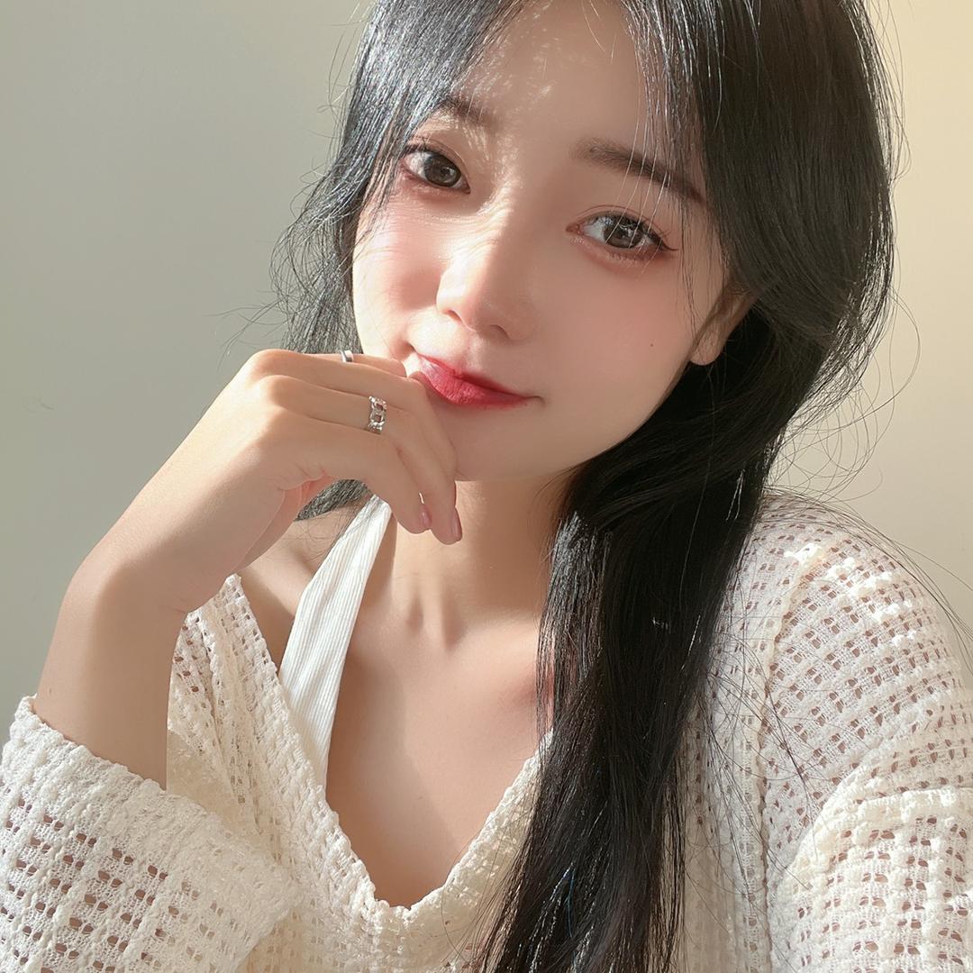 小瑜儿(๑• . •๑)