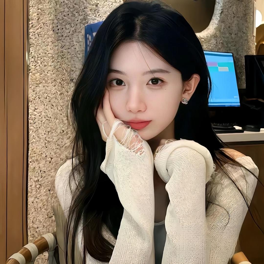 邓邓今天穿什么