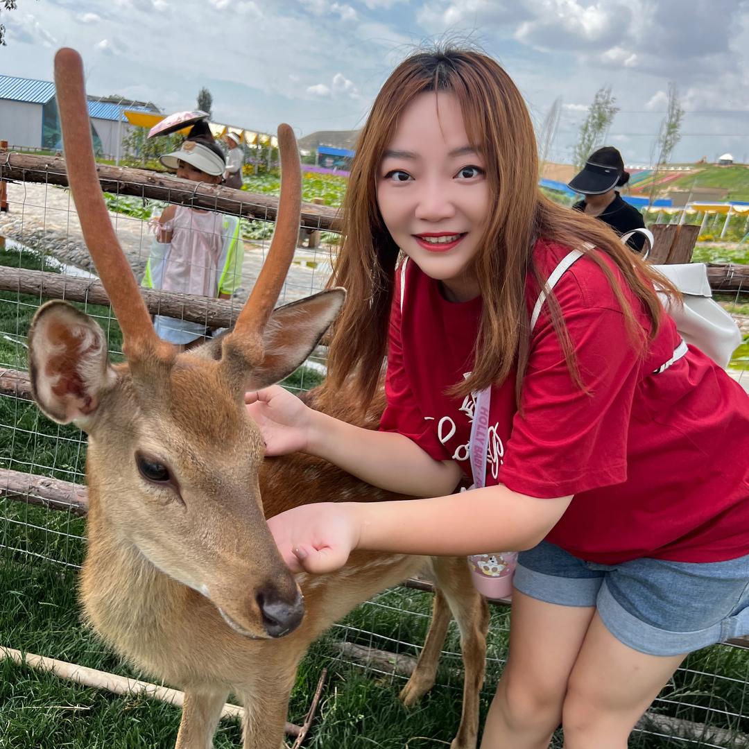 小鹿吃吃🦌