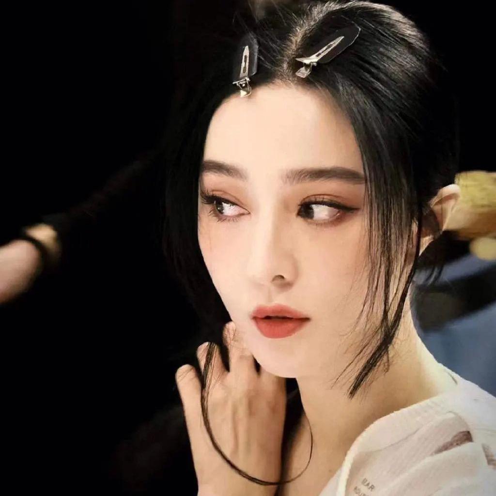 妹（吃手手真爱粉）