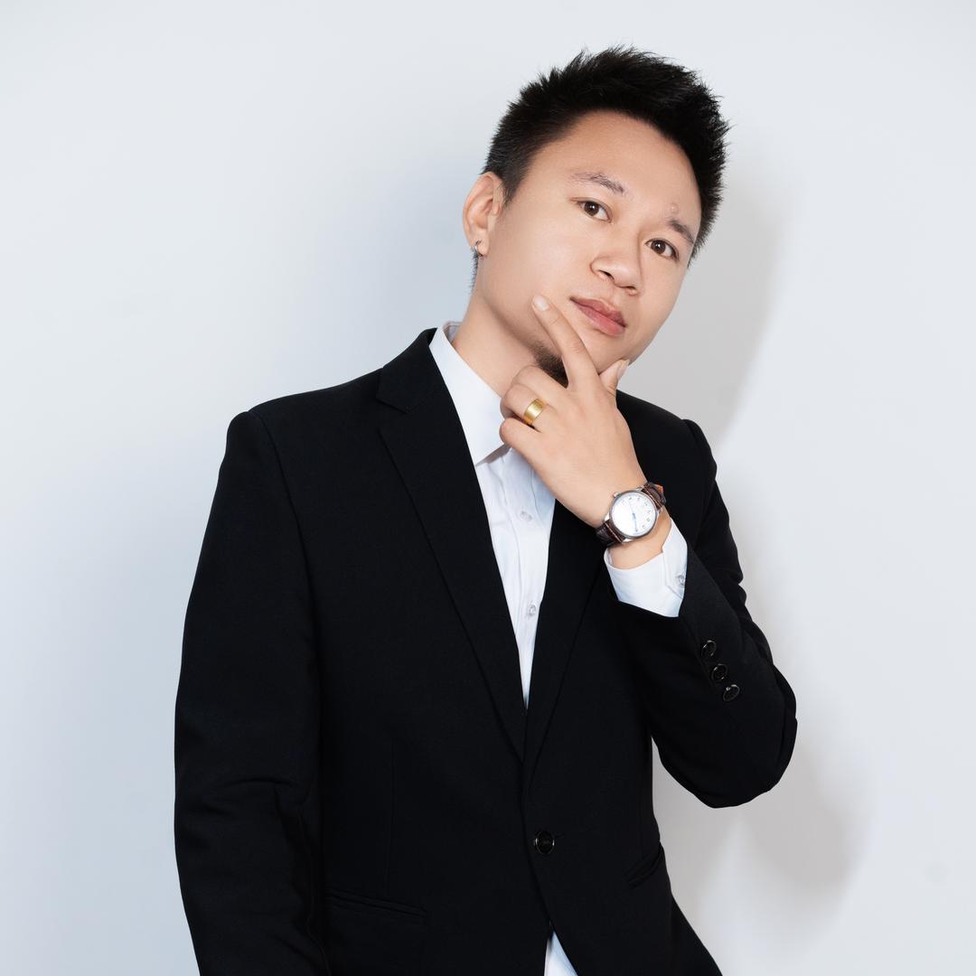 做婚礼的亮哥
