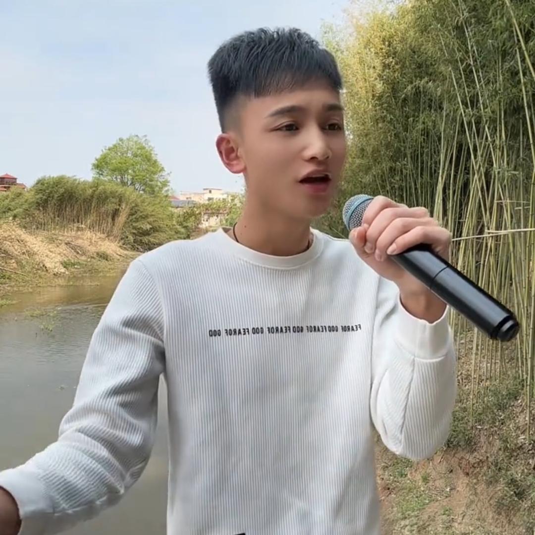 小杰爱唱歌🎤