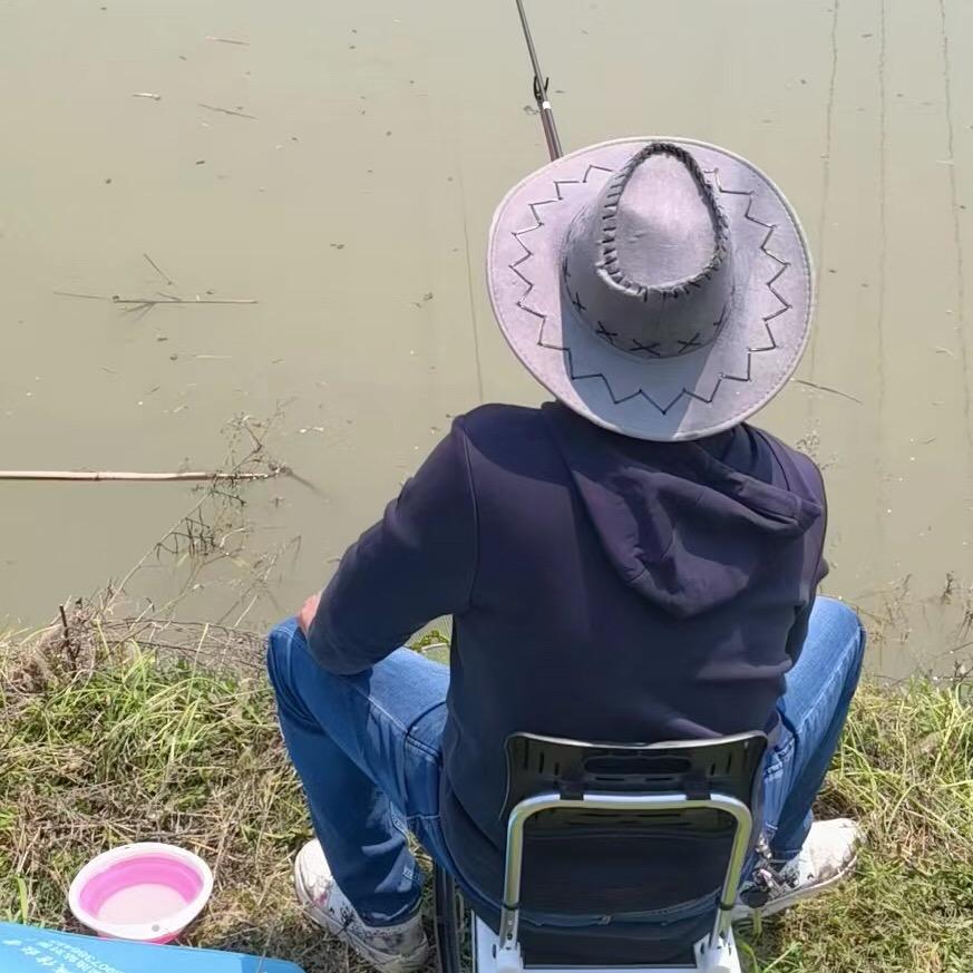 一个开挖机的钓鱼佬