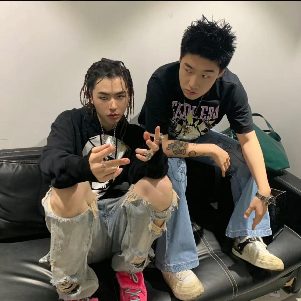 帽子压得低