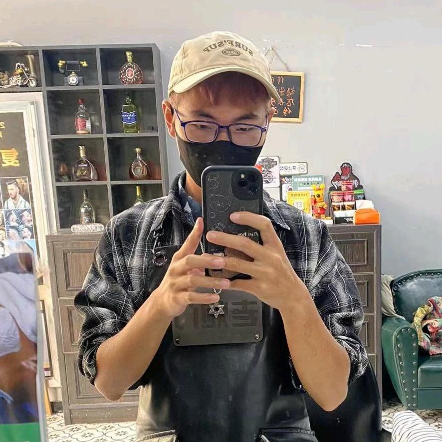 黄逸