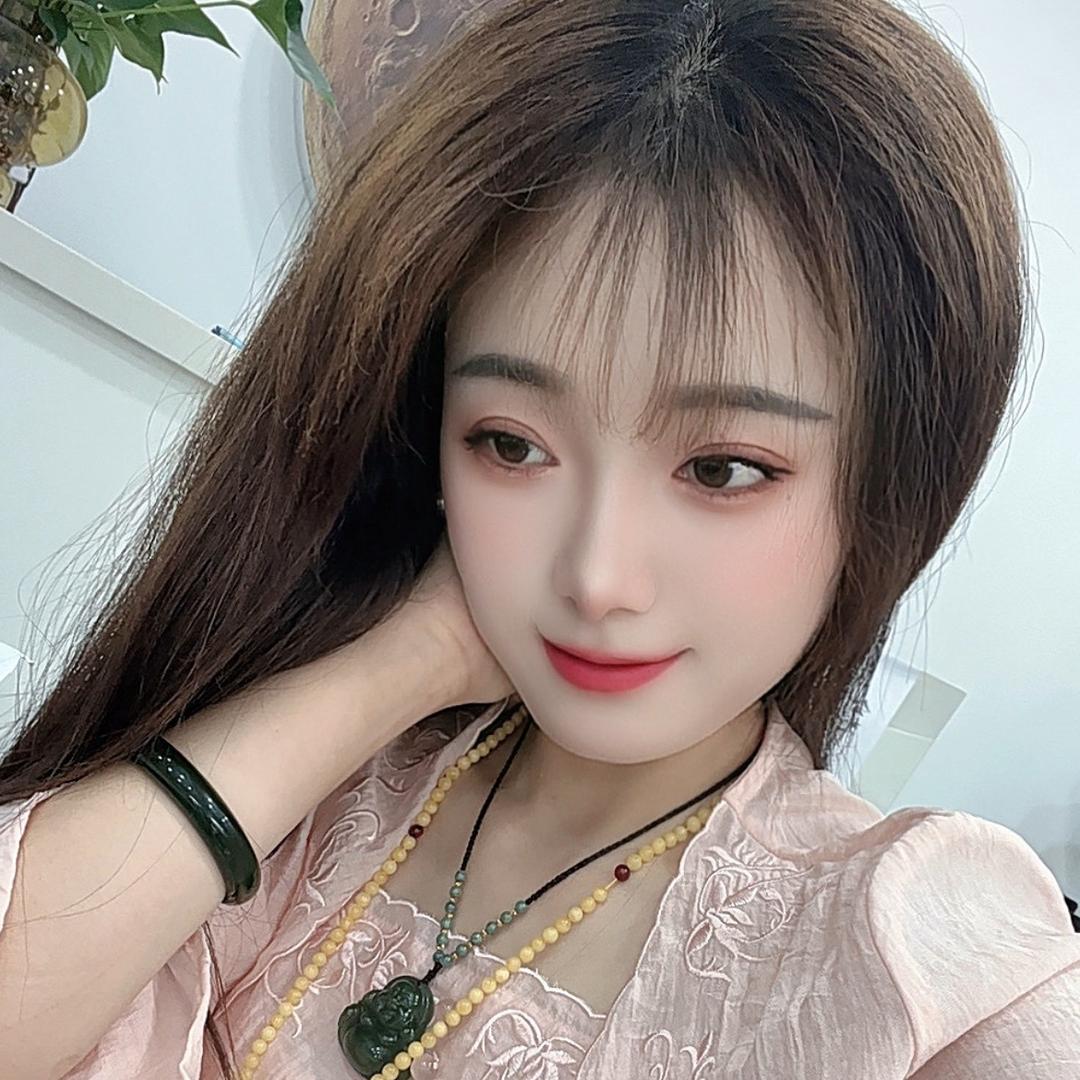 琳琳  .