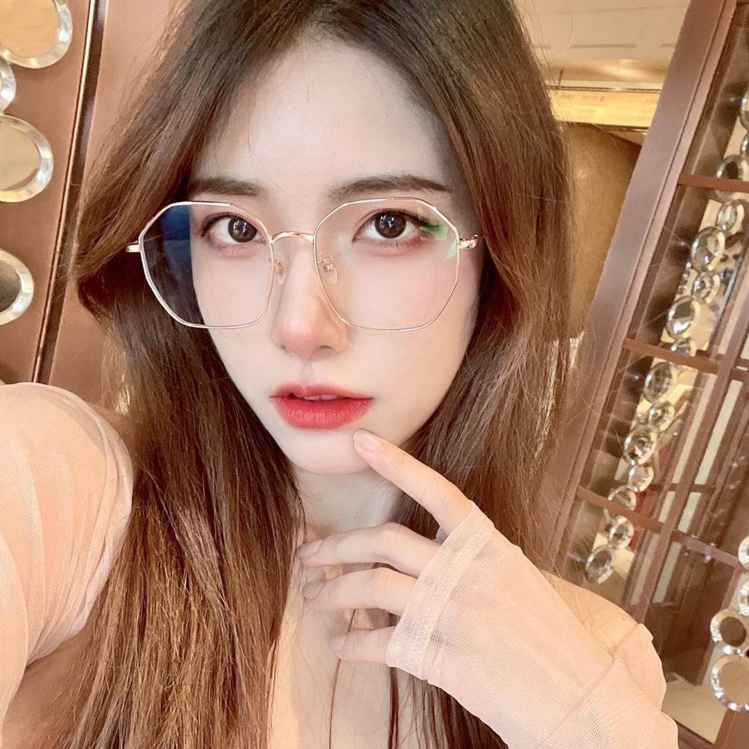 Whitebunny_