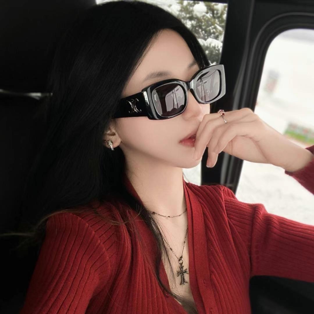 小二、陪我看海