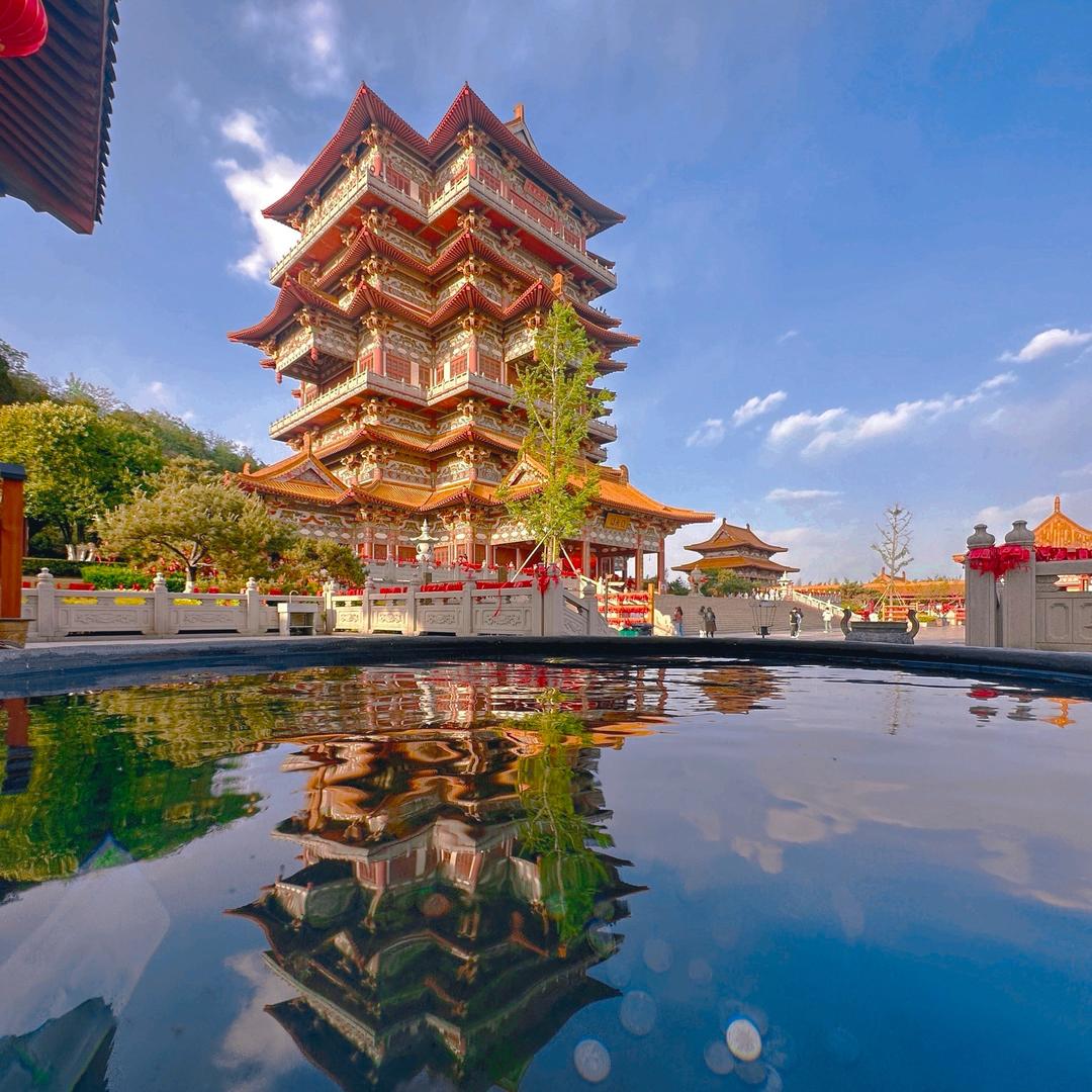 宝莲寺摄影师扛霸子