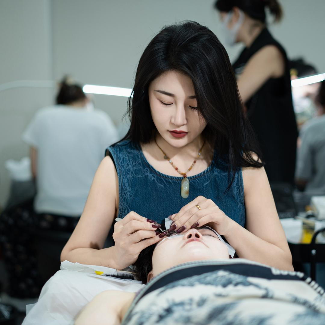 纤寻美甲·美睫官方号
