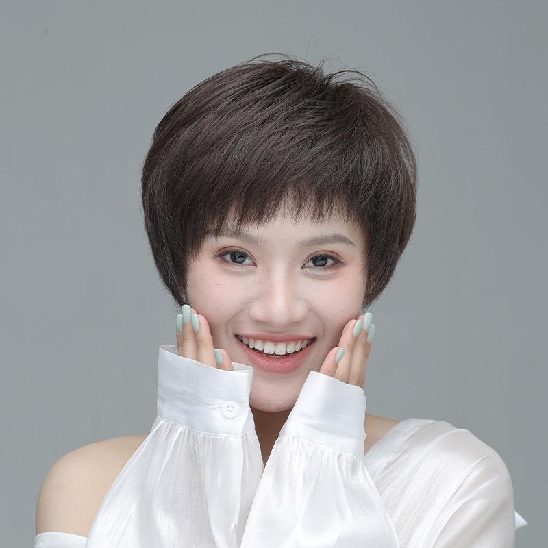 柜子上的假发