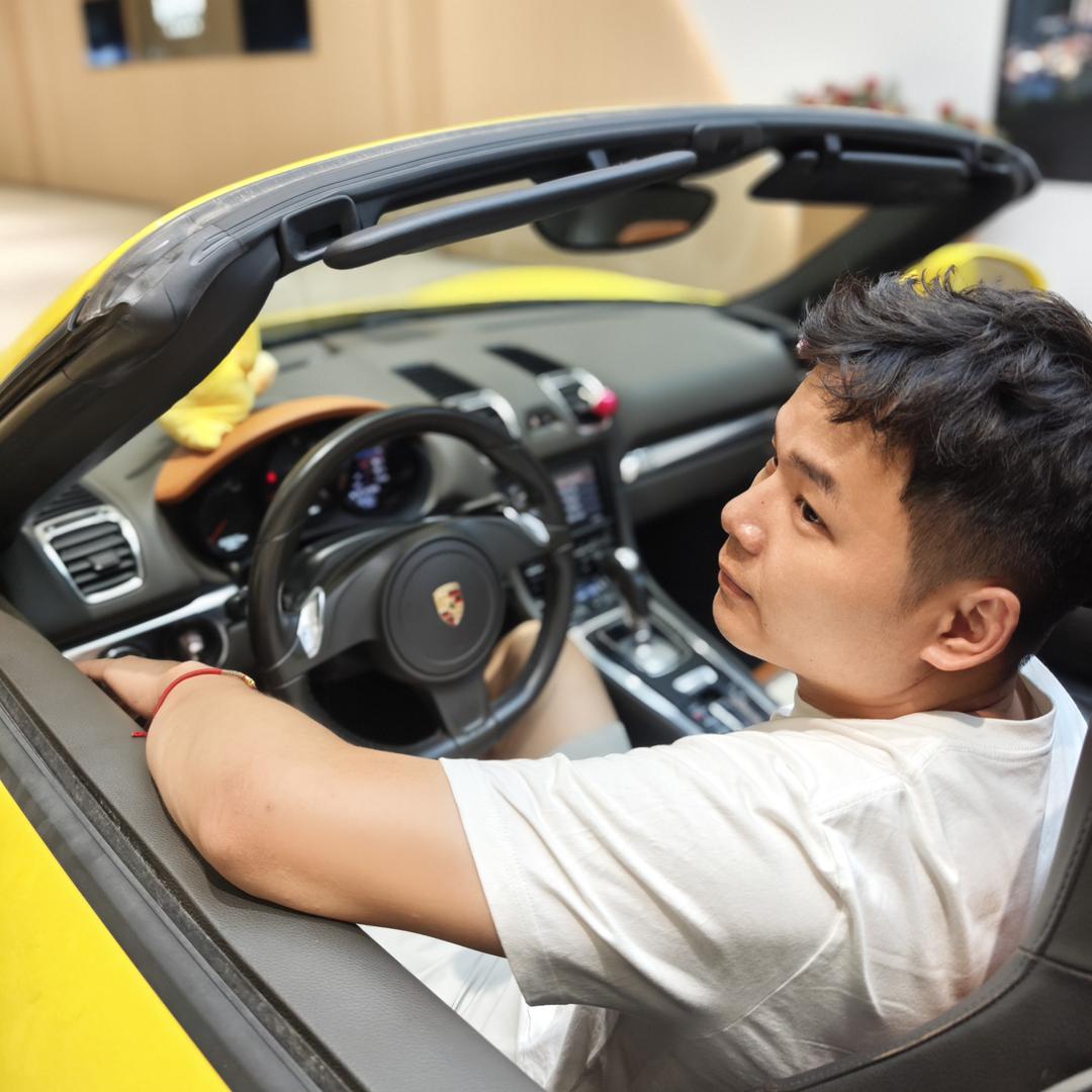 威水哥二手车阿勤