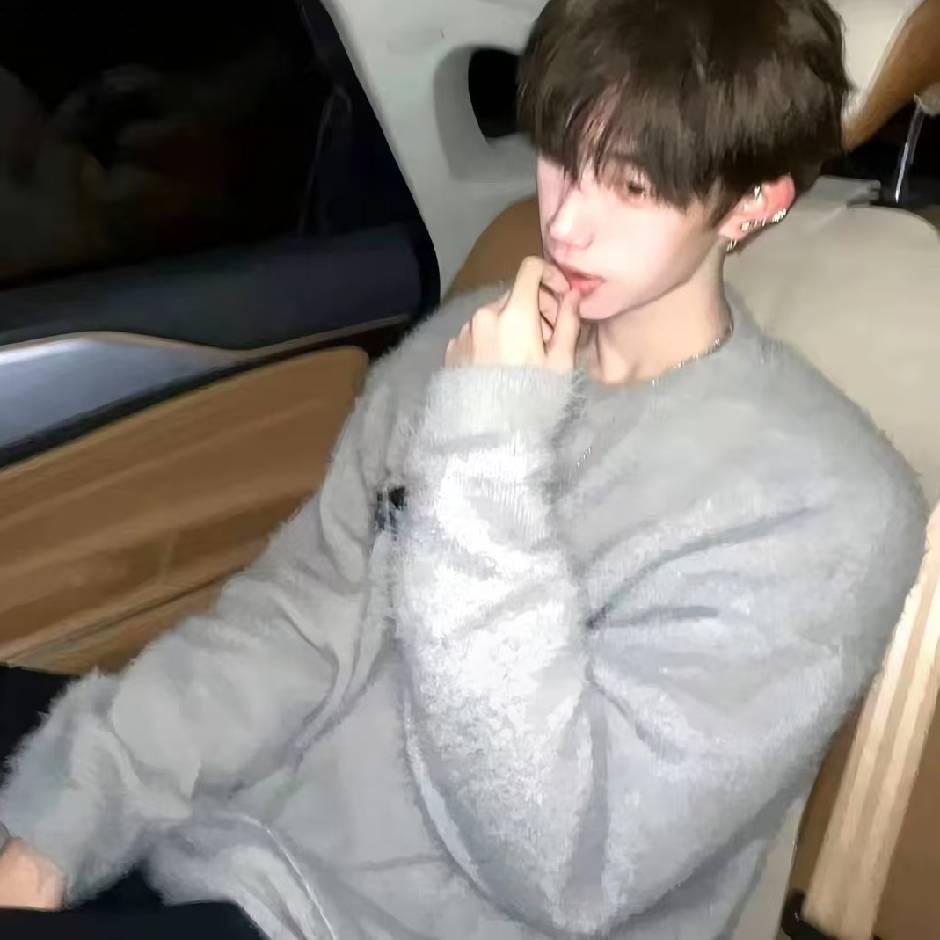 拿利群烫同学屁股