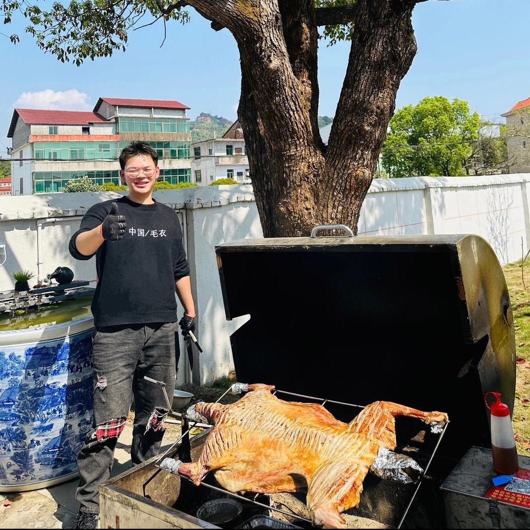 九江老八流动烤全羊