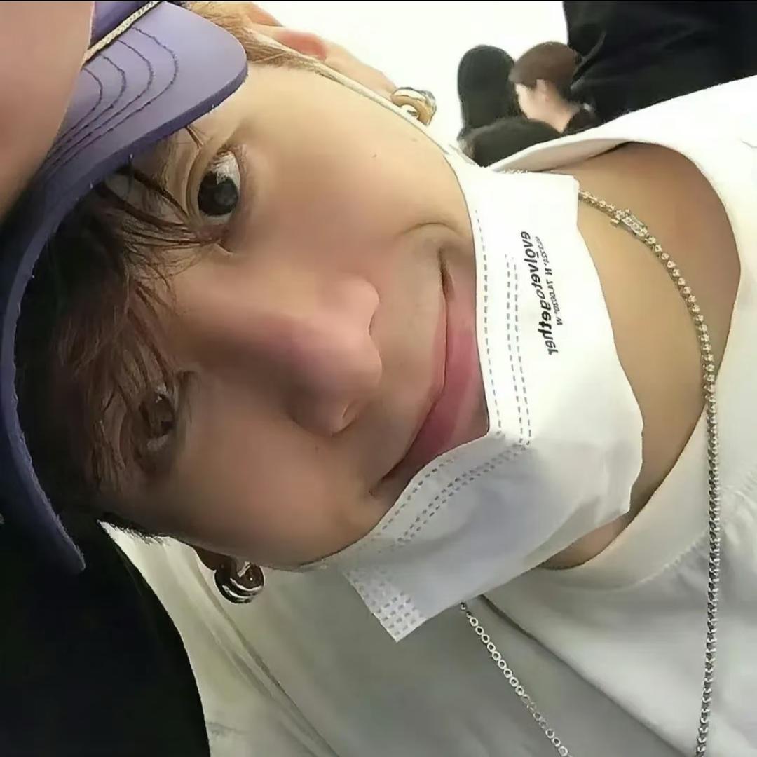 鲍一丝
