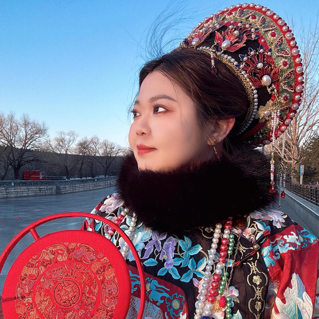 杨格格逛京城