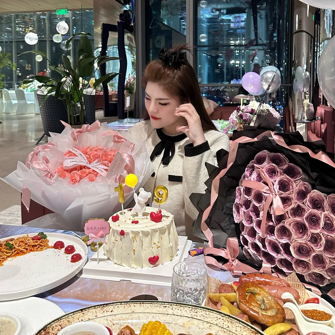 草吃多会莓.小姐💜