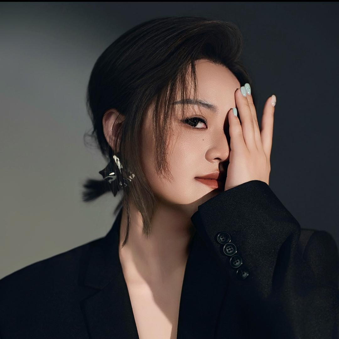 娜娜-烟台女发型师〔芒果cozy〕