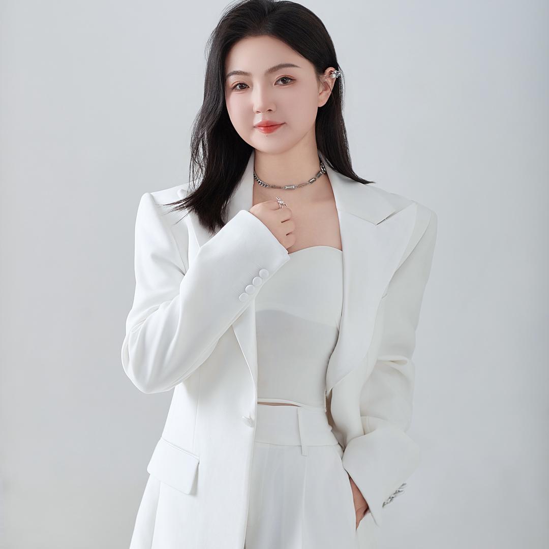 花肤茜施无感调肤莹莹