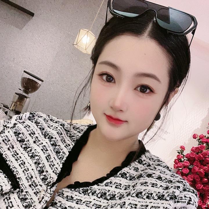 沐沐潮流服装店