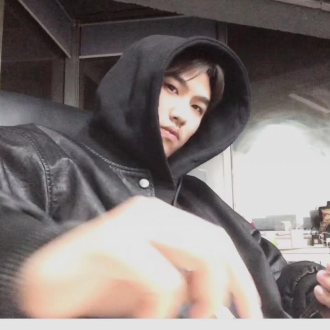 一个开心的派大星