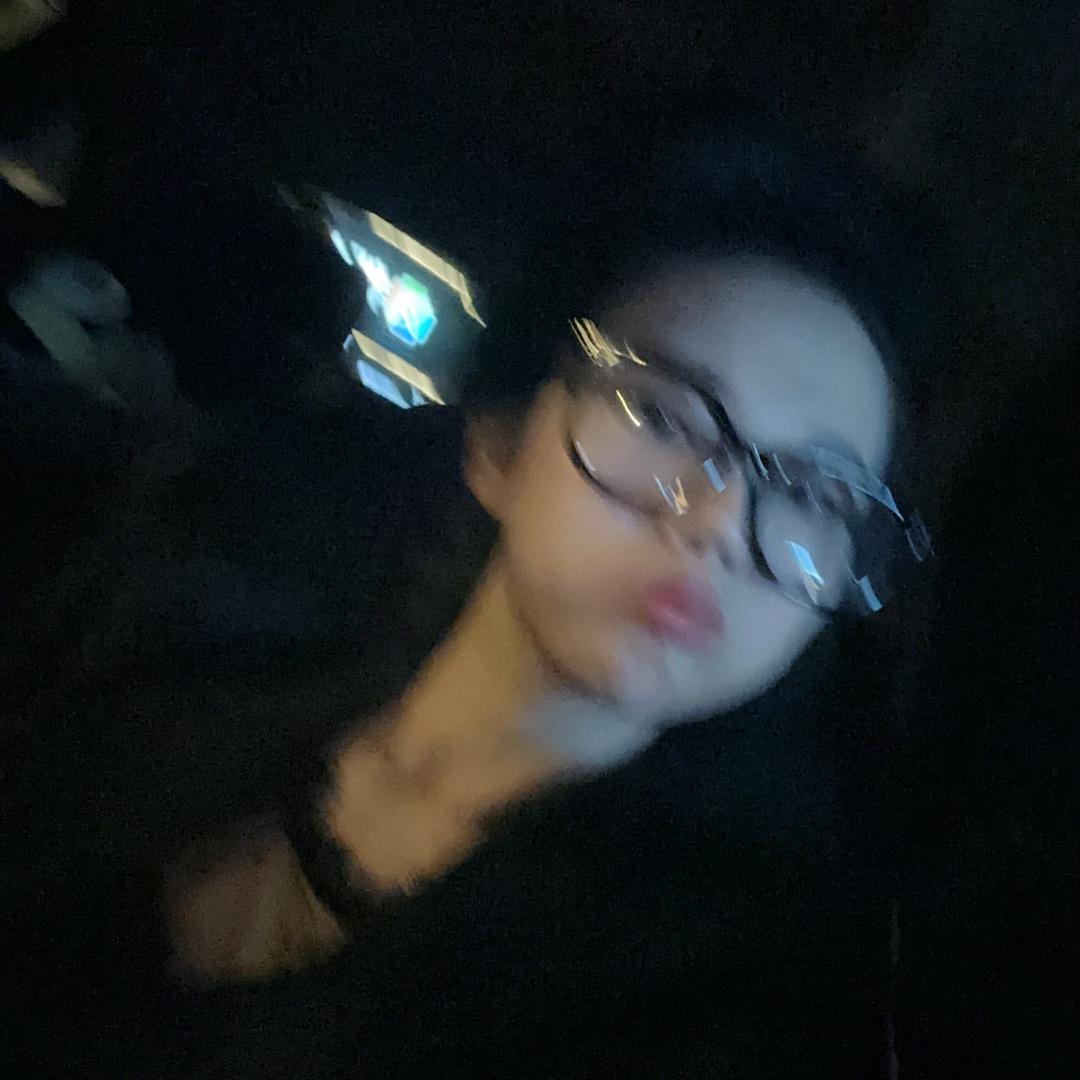 B♡.