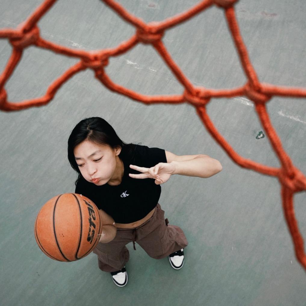 冯静静爱打球