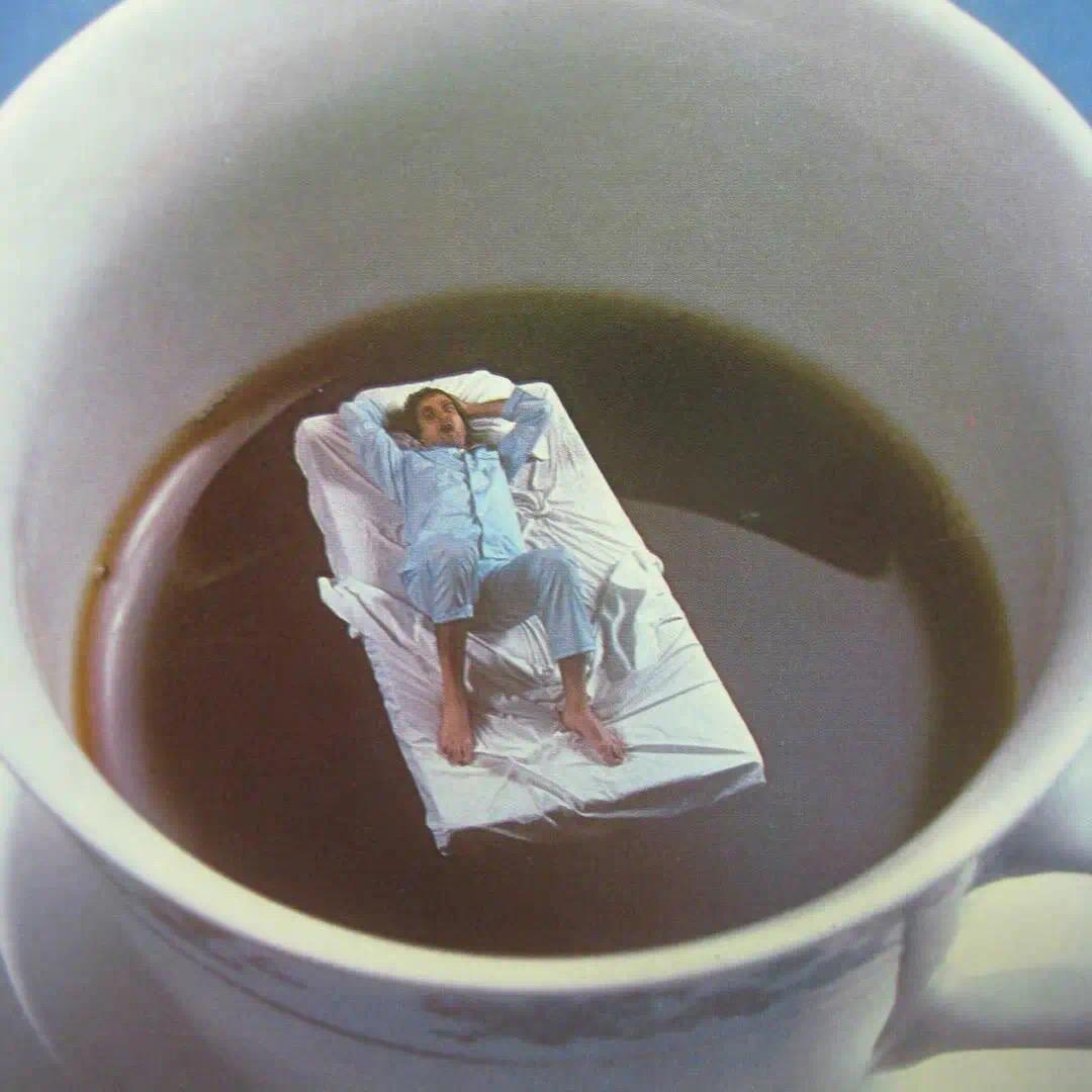 假装有病在学校扔💩