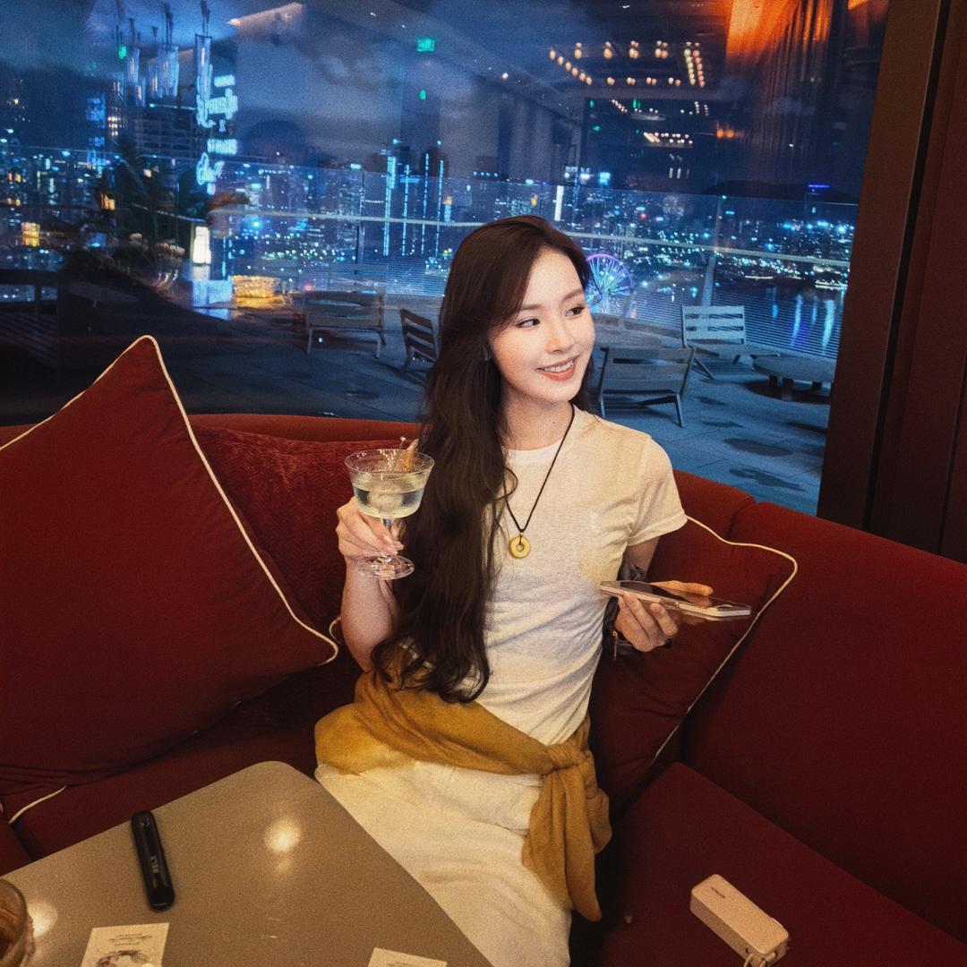 秋秋(该吃吃该喝喝
