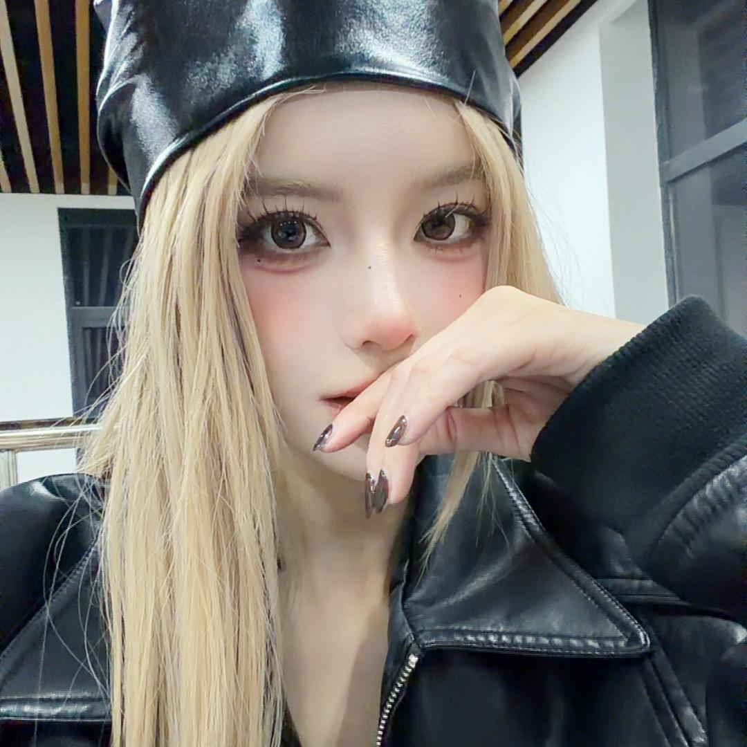 𝑇.边边边🦊-Nova