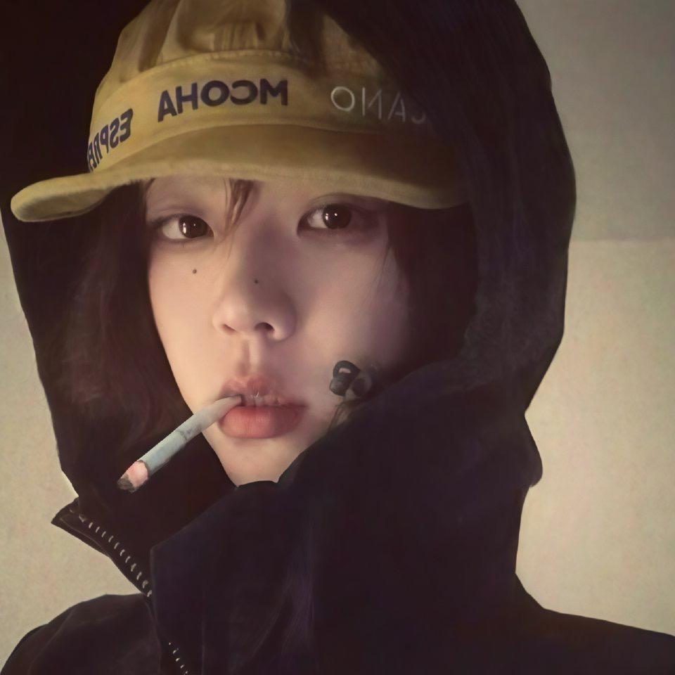 我见青山多妩媚