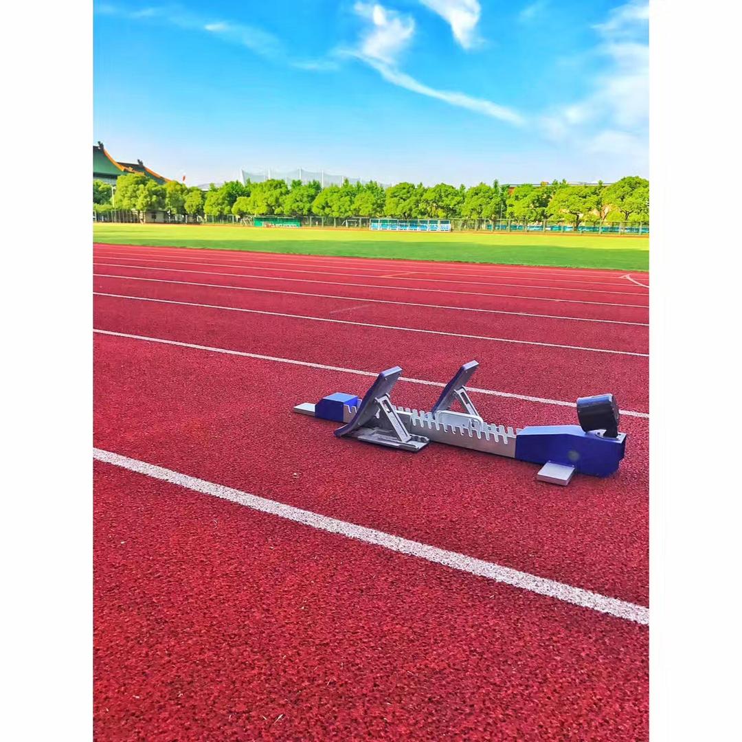 一位不知名的教练员