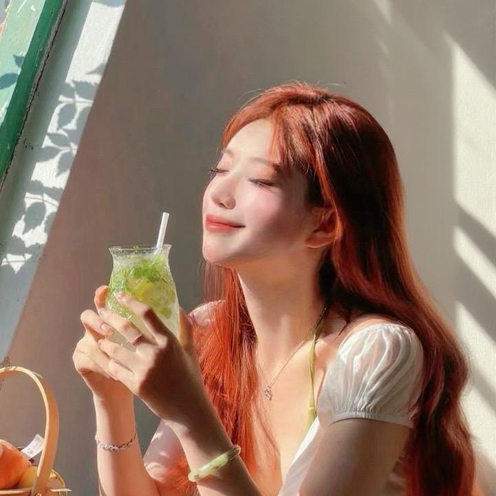 秃头歌女