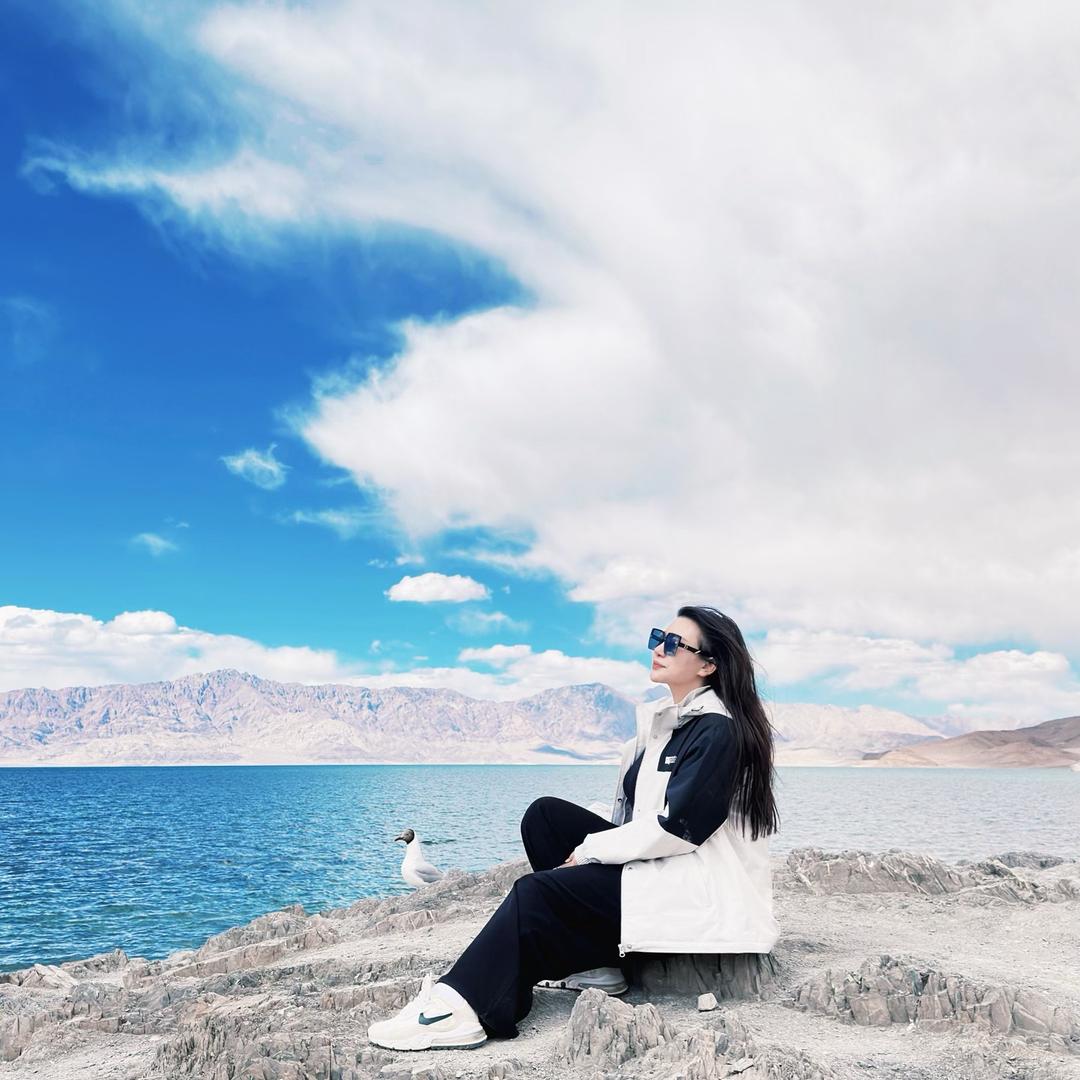 凌嘻嘻（周二毛助理）¹⁶⁸³